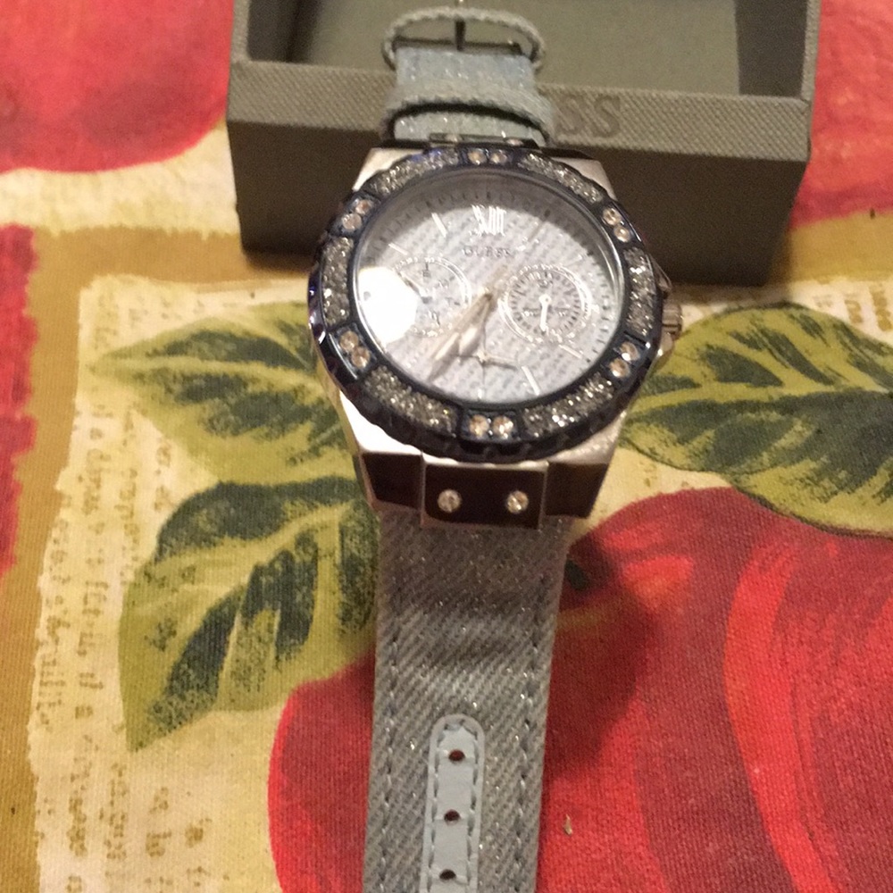 Guess Watch